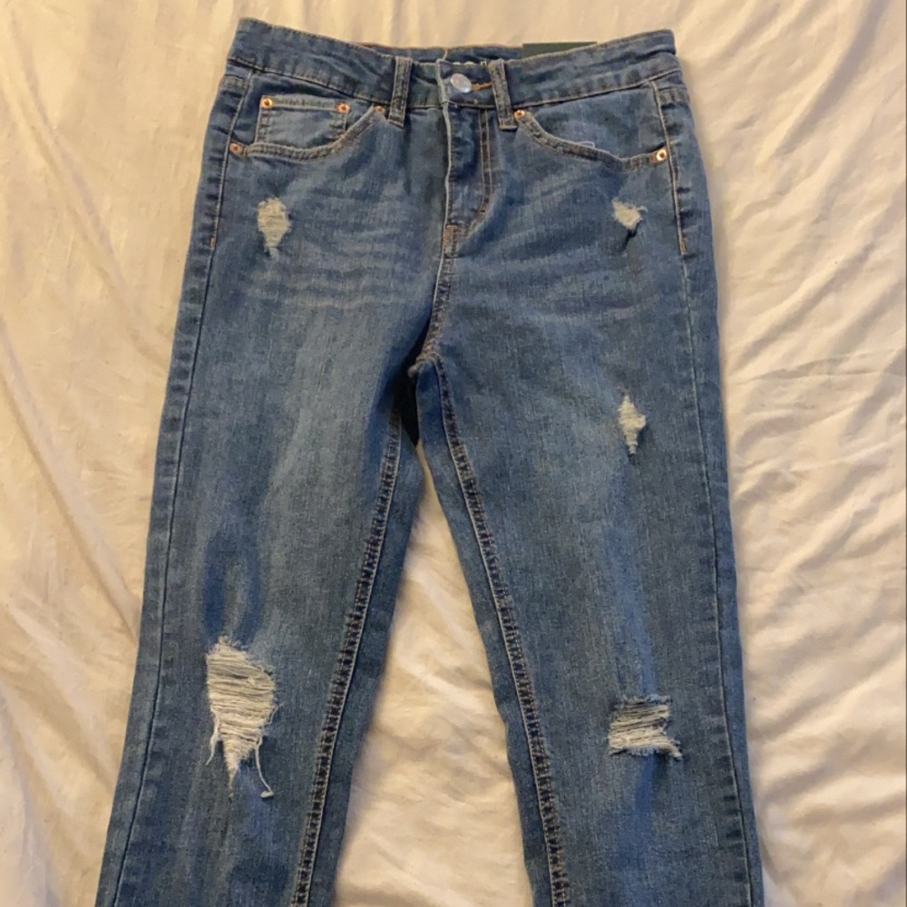 Distressed Skinny Jeans